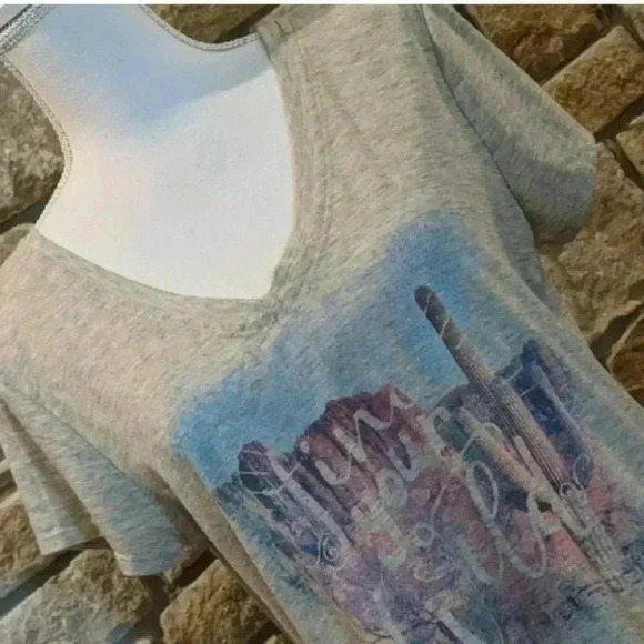 Wrangler V-Neck Short Sleeve Graphic T-Shirt, size medium - Picture 5 of 8
